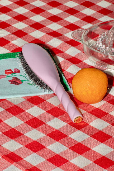 la-bonne-brosse-n-02-la-brosse-d-m-lante-soin-l-indispensable-grande-rose-lilas image 6