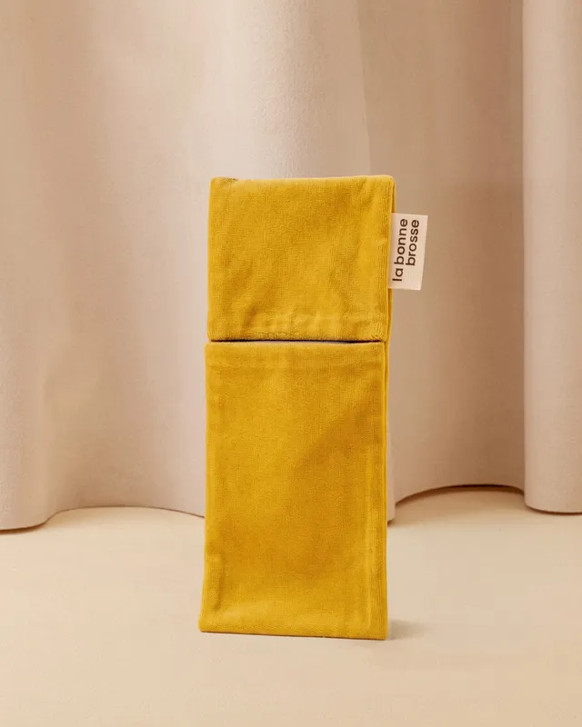 la-bonne-brosse-la-pochette-petite-brosse-jaune-safran image 1