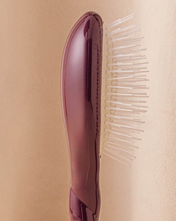 la-bonne-brosse-n-07-l-intense-petite-brosse-d-m-lante-stimulante-aubergine-diti image 3