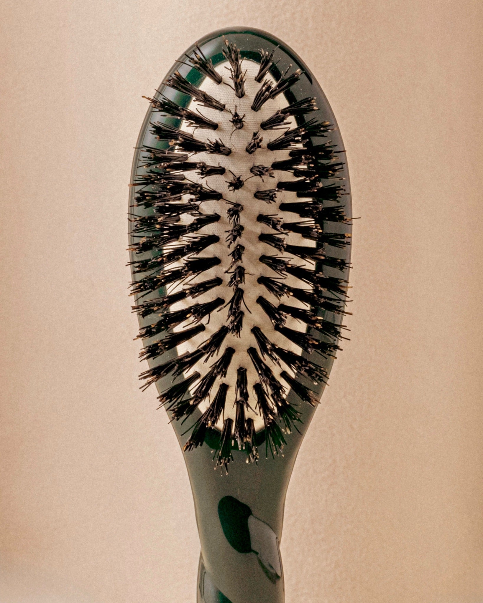 la-bonne-brosse-n-01-la-petite-brosse-brillance-soin-l-universelle-vert-meraude image 4