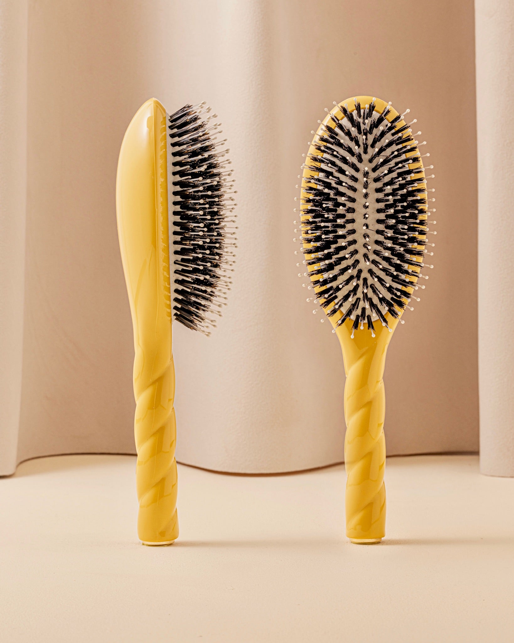 la-bonne-brosse-n-03-la-brosse-cuir-chevelu-sensible-l-indispensable-douceur-jau image 1