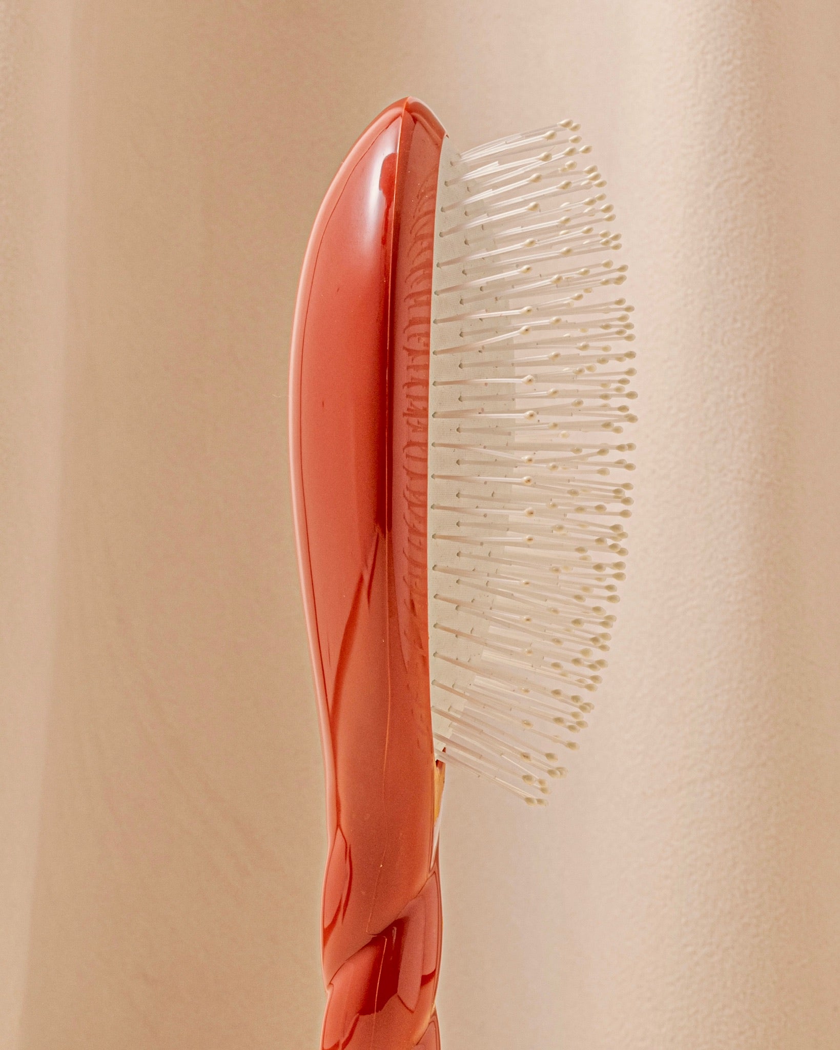 la-bonne-brosse-n-04-la-brosse-d-m-lante-massante-la-miracle-terre-battue image 3