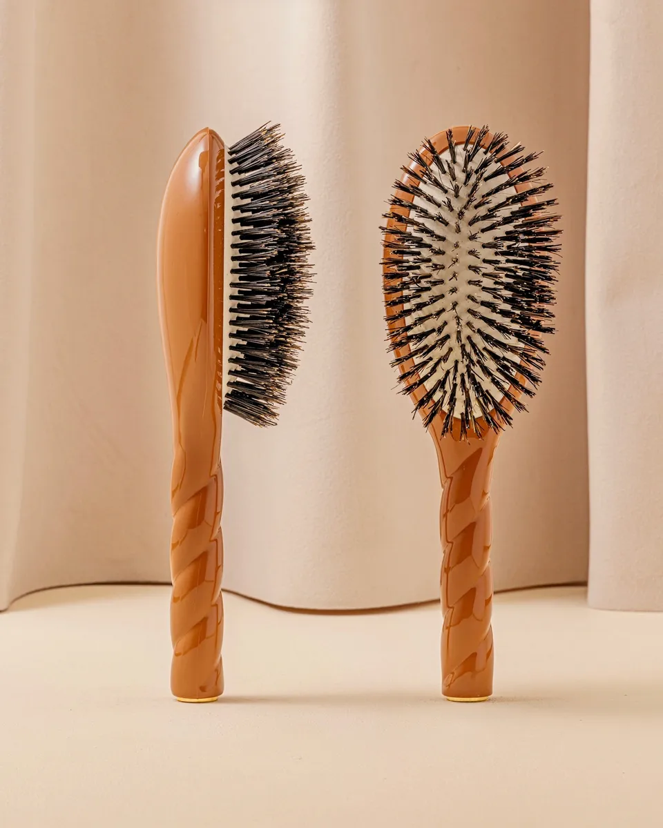 la-bonne-brosse-n-01-la-brosse-brillance-soin-l-universelle-terracotta-grande-21 image 1