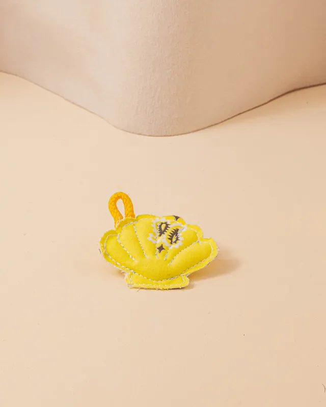 la-bonne-brosse-x-call-it-by-your-name-coque-bandana-jaune-p-le-shell-charms-acc image 1