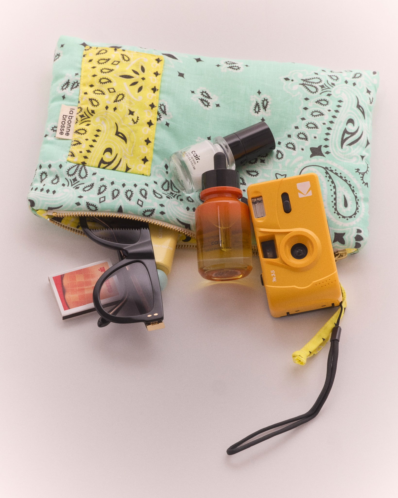 call-it-by-your-name-x-la-bonne-brosse-trousse-zipp-e-matelass-e image 2