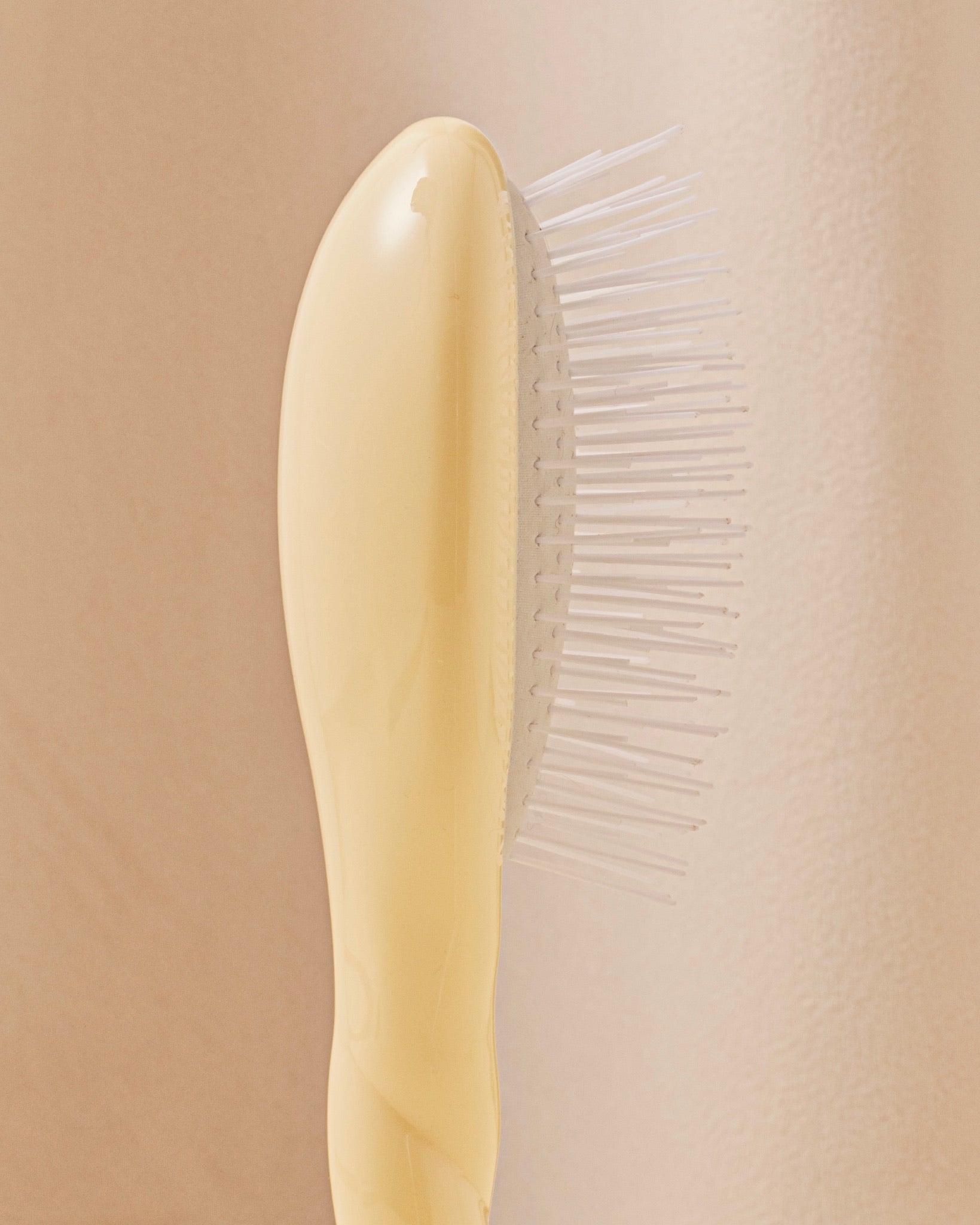 la-bonne-brosse-n-07-l-intense-petite-brosse-d-m-lante-stimulante-ivoire-cair image 2