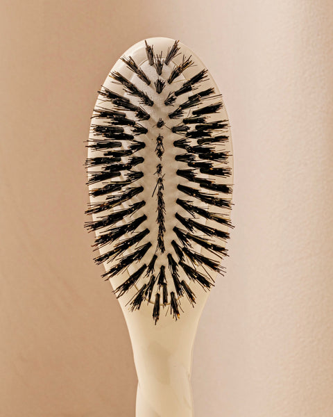 la-bonne-brosse-n-01-la-petite-brosse-brillance-soin-l-universelle-blanc-cr-me image 4