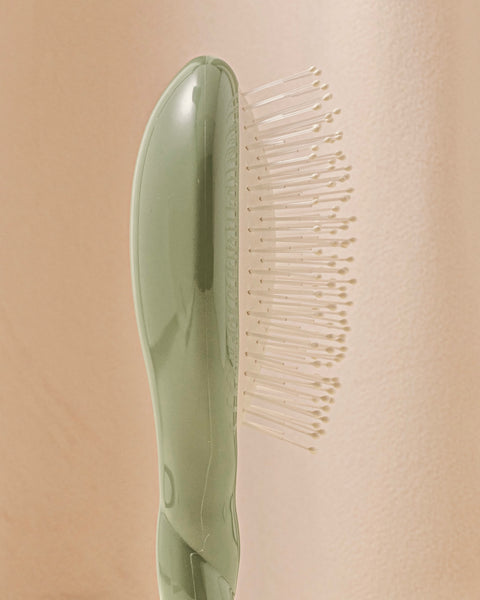 la-bonne-brosse-n-04-la-miracle-petite-brosse-d-m-lante-massante-vert-amande image 3