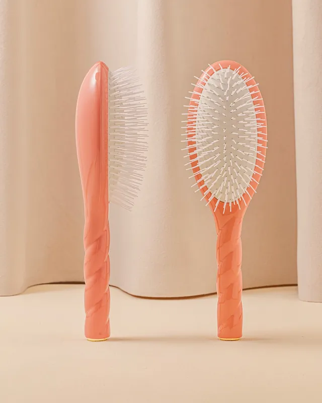 la-bonne-brosse-n-07-l-intense-brosse-d-m-lante-stimulante-grande-taille-corail image 1