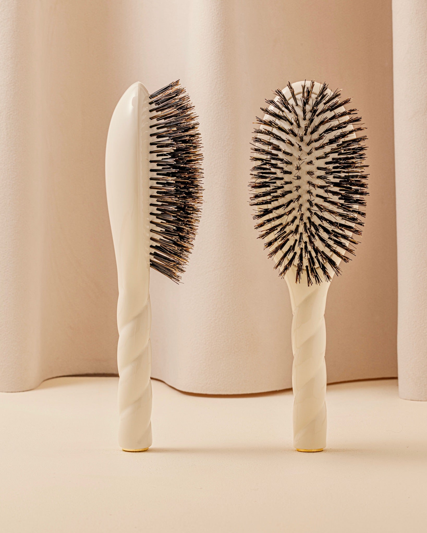 la-bonne-brosse-n-01-la-brosse-brillance-soin-l-universelle-blanc-cr-me-grande-2 image 1