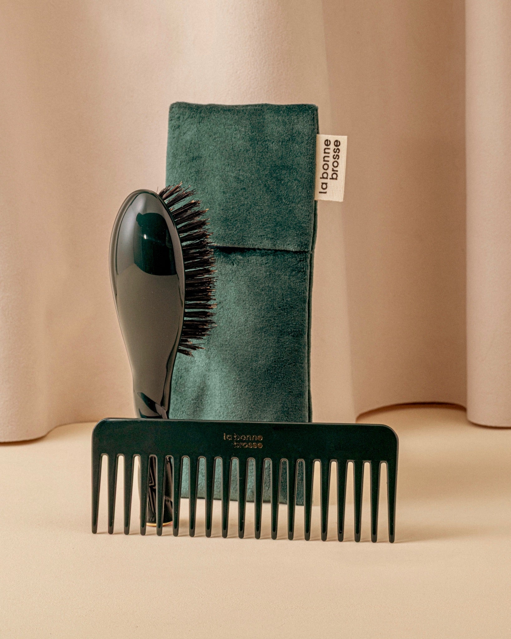 la-bonne-brosse-la-pochette-petite-brosse-vert-meraude image 3