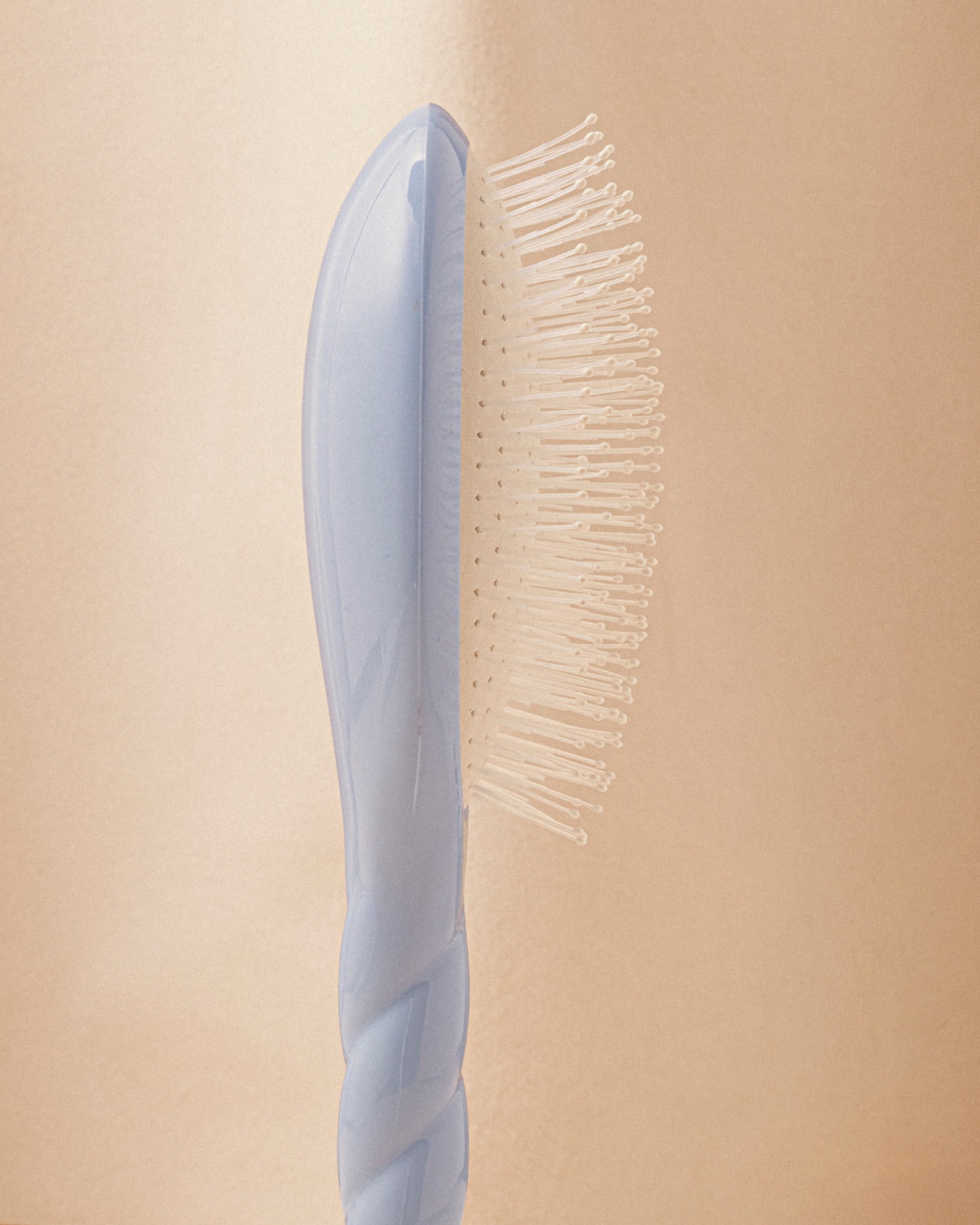 la-bonne-brosse-n-04-la-brosse-d-m-lante-massante-la-miracle-bleu-ciel image 3