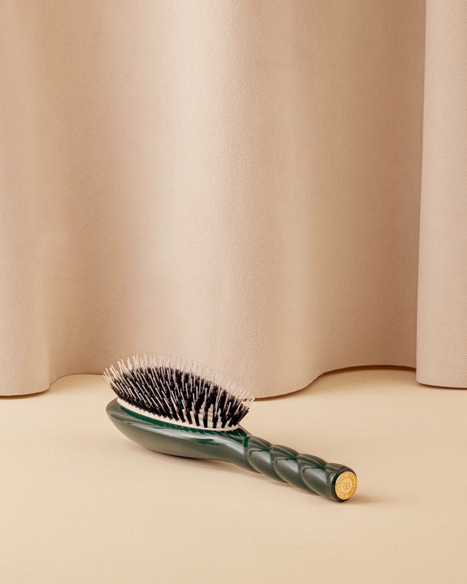la-bonne-brosse-n-02-la-brosse-d-m-lante-soin-l-indispensable-vert-emeraude image 5