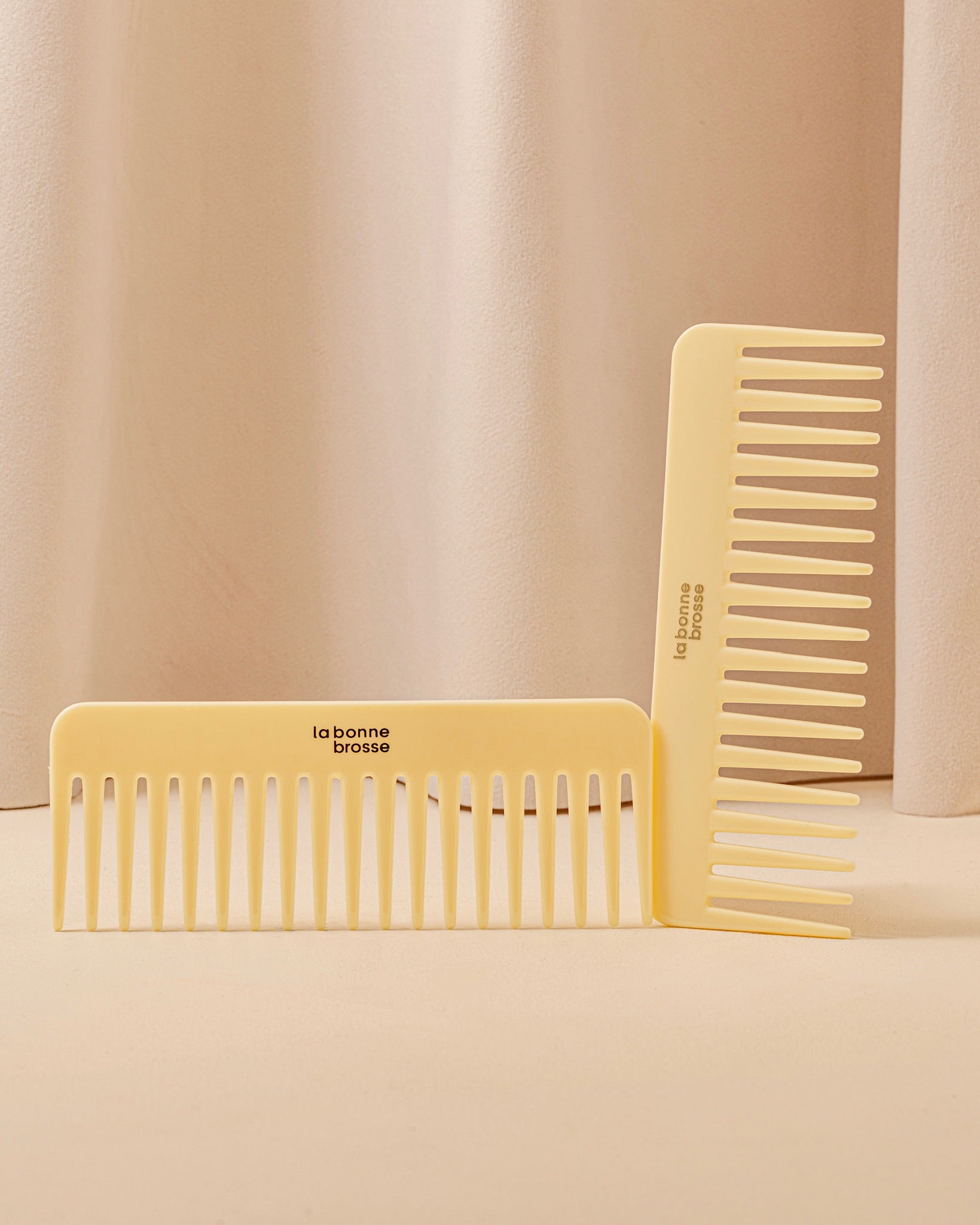 la-bonne-brosse-le-peigne-large-d-m-lant-en-ac-tate-ivoire-cair image 1