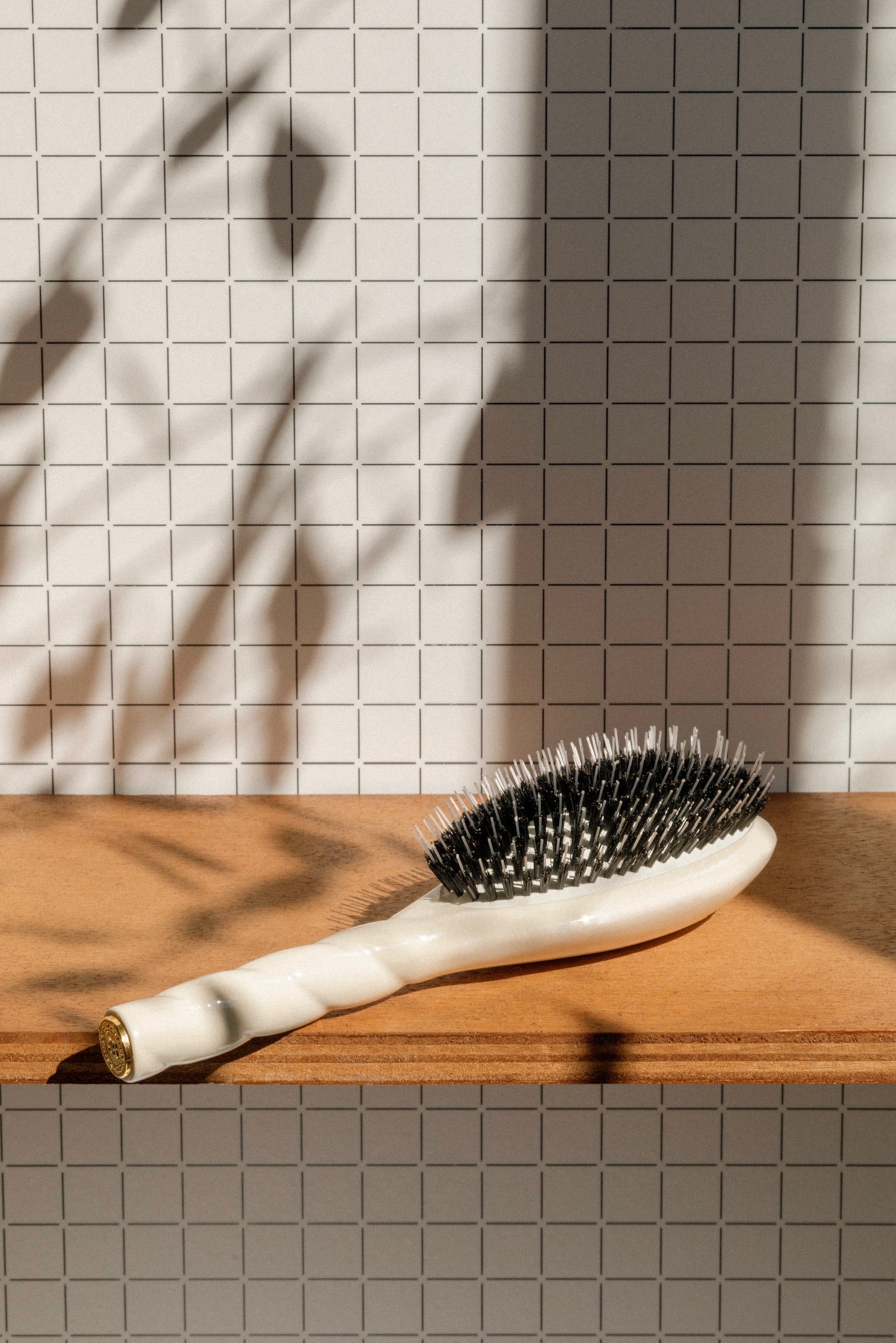 la-bonne-brosse-n-02-la-brosse-d-m-lante-soin-l-indispensable-blanc-cr-me-21-cm image 2