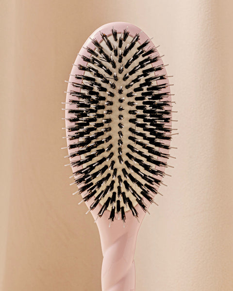 la-bonne-brosse-n-02-la-brosse-d-m-lante-soin-l-indispensable-grande-rose-lilas image 4