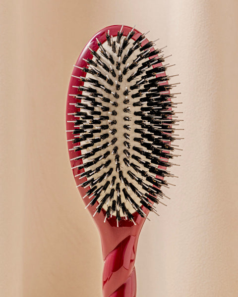 la-bonne-brosse-n-02-la-brosse-d-m-lante-soin-l-indispensable-rouge-cerise-grand image 4