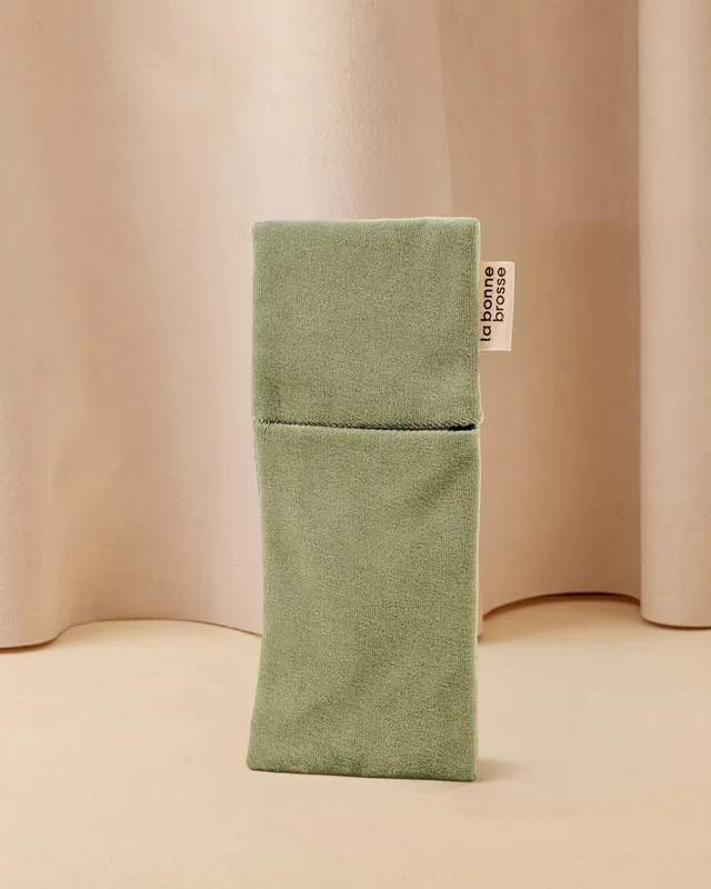 la-bonne-brosse-la-pochette-petite-brosse-vert-amande image 1