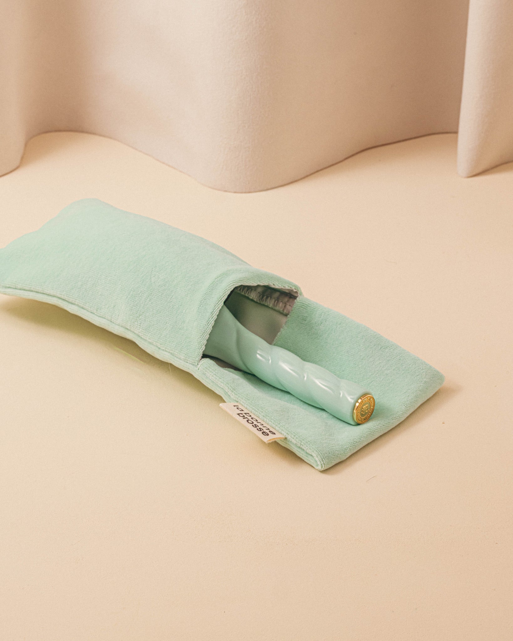 la-bonne-brosse-pochette-grande-brosse-bleu-lagon-tui-velours-et-satin image 3