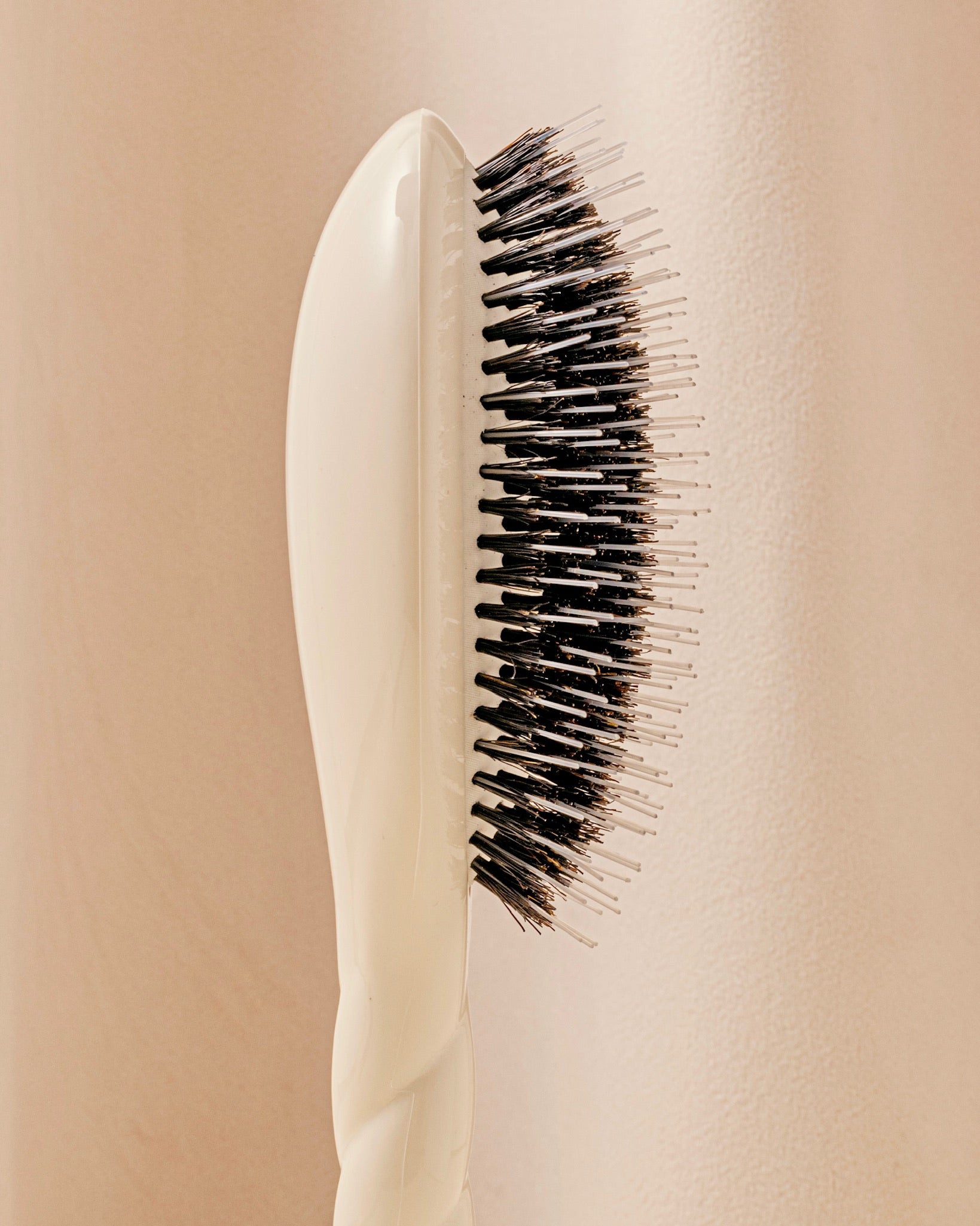 la-bonne-brosse-n-02-la-brosse-d-m-lante-soin-l-indispensable-blanc-cr-me-21-cm image 3