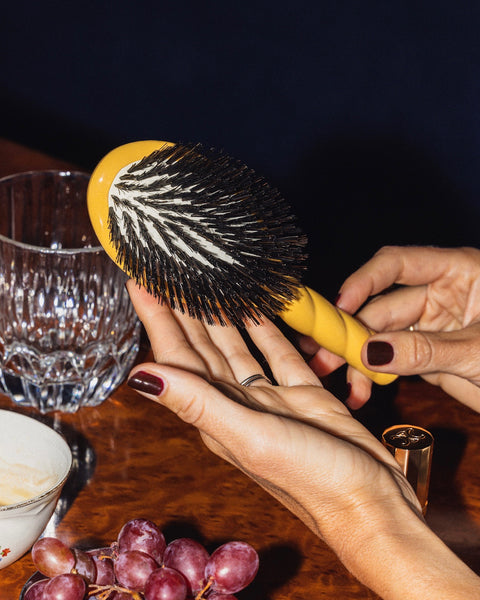 la-bonne-brosse-n-01-la-brosse-brillance-soin-l-universelle-jaune-safran-grande- image 2