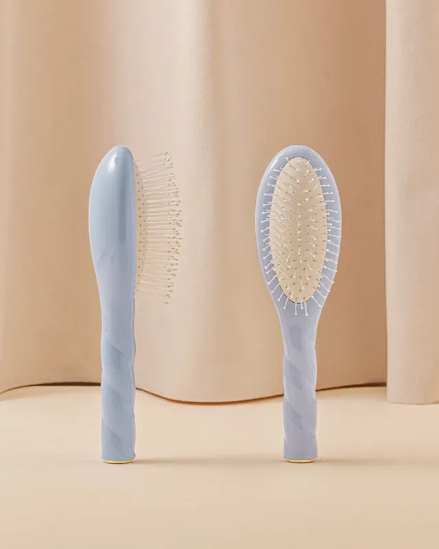 la-bonne-brosse-n-04-la-petite-brosse-d-m-lante-massante-la-miracle-bleu-ciel image 1