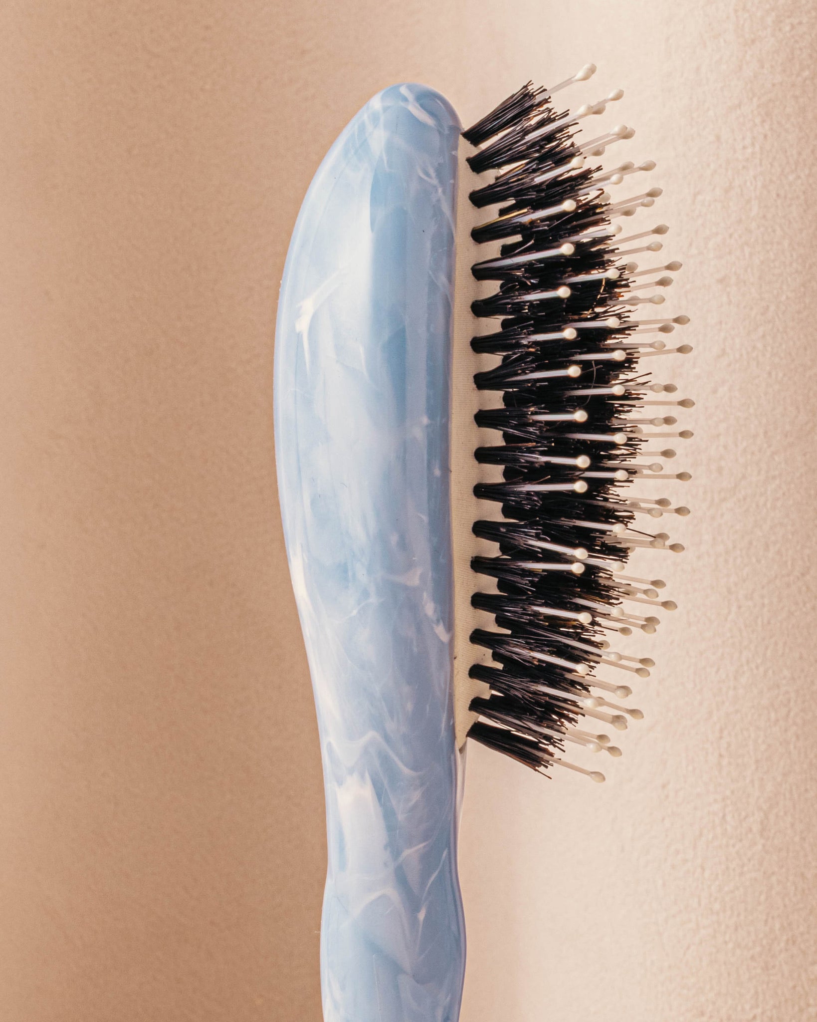roseanna-x-la-bonne-brosse-n-03-la-petite-brosse-cuir-chevelu-sensible-tie-dye-b image 3