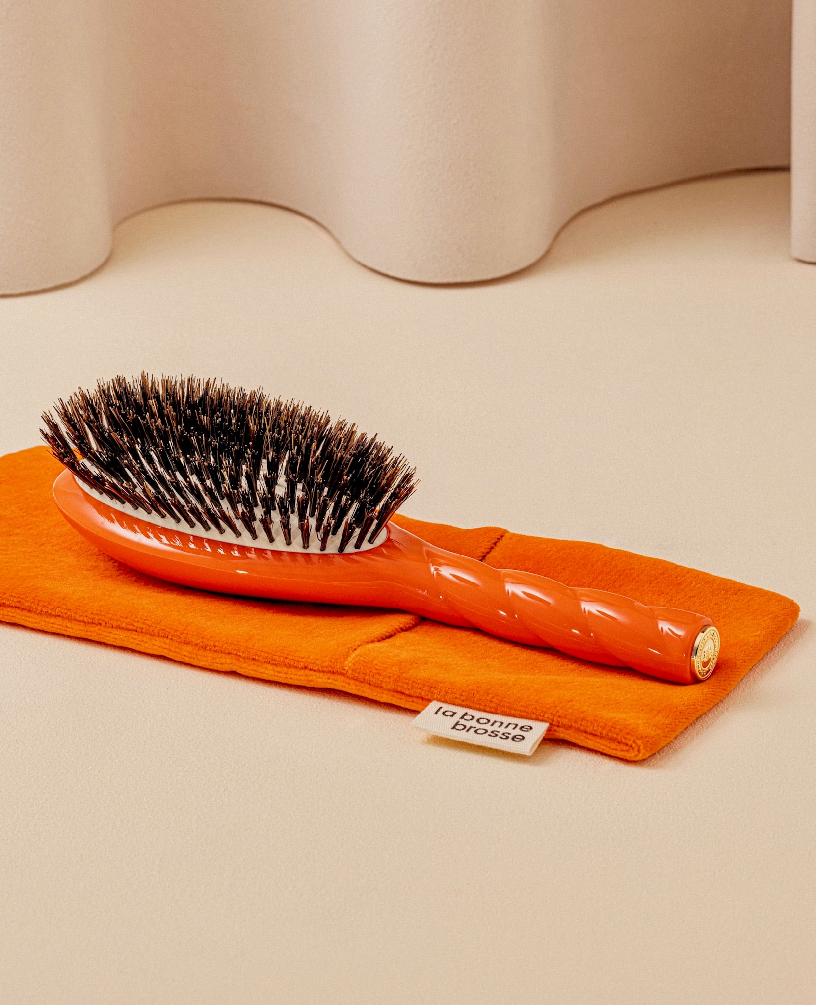 la-bonne-brosse-pochette-grande-brosse-orange-seventies-tui-velours-et-satin image 4