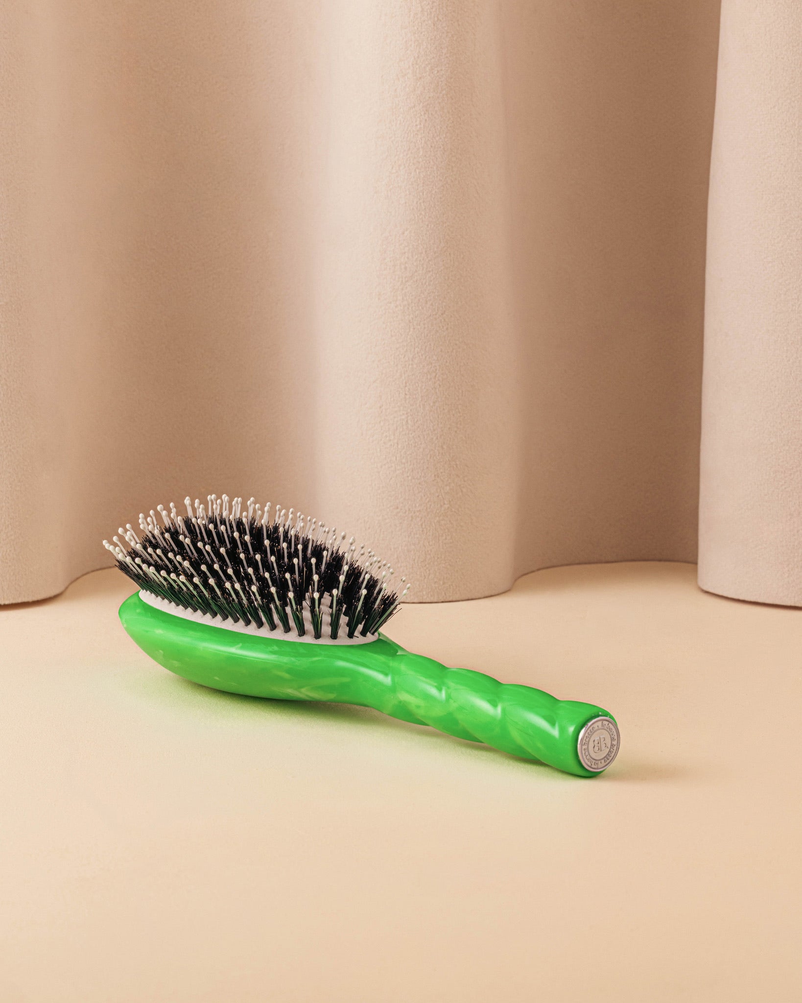 la-bonne-brosse-n-03-la-brosse-cuir-chevelu-sensible-l-indispensable-douceur-ros image 5