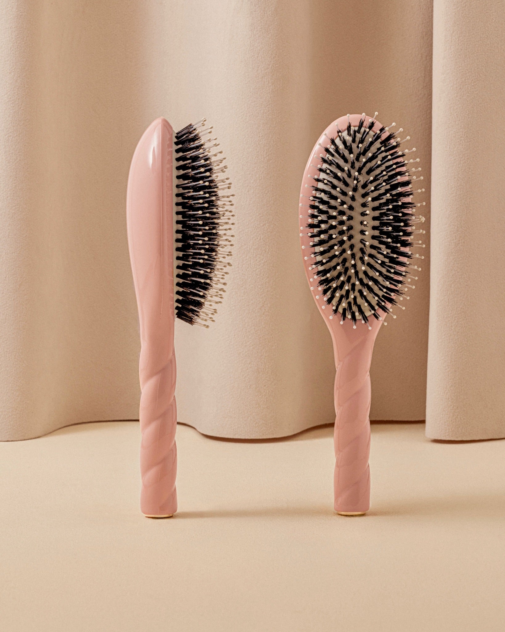 la-bonne-brosse-n-03-la-brosse-cuir-chevelu-sensible-l-indispensable-douceur-ros-2 image 1