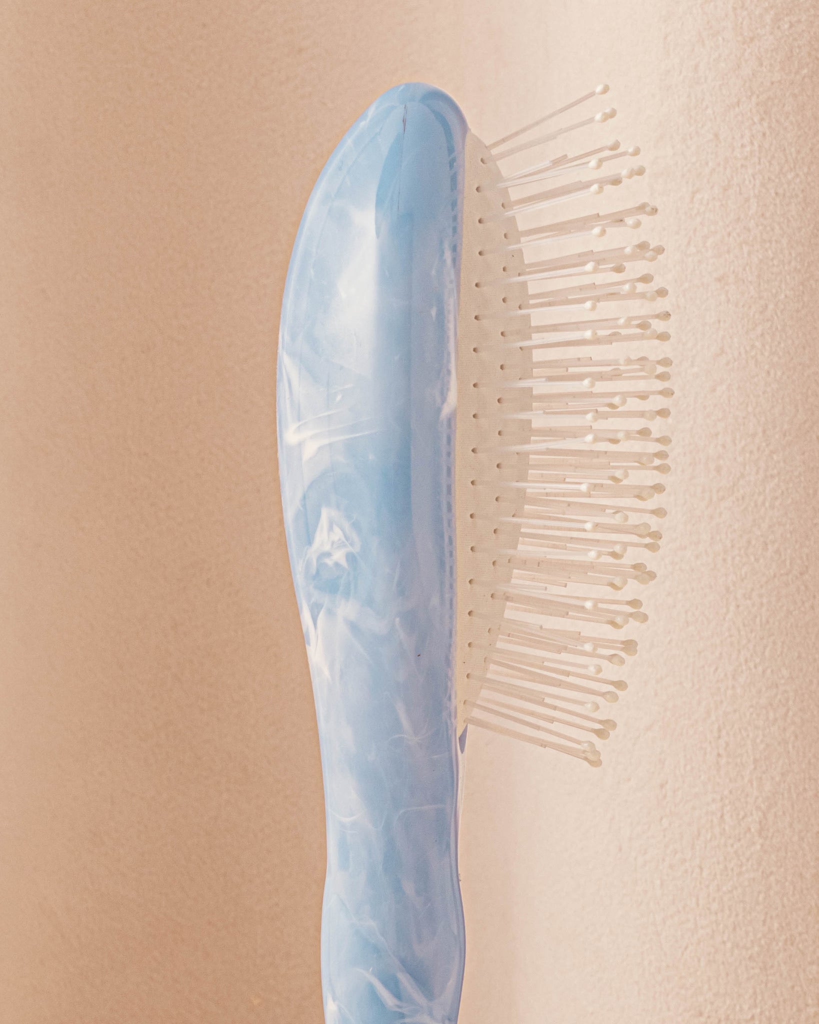 la-bonne-brosse-n-04-la-miracle-petite-brosse-d-m-lante-massante-roseanna-tie-dy-2 image 3