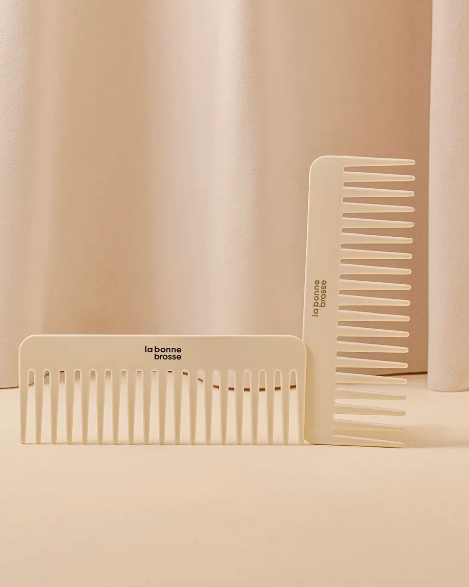 la-bonne-brosse-peigne-large-d-m-lant-en-ac-tate-blanc-cr-me-160x60x3-mm image 1