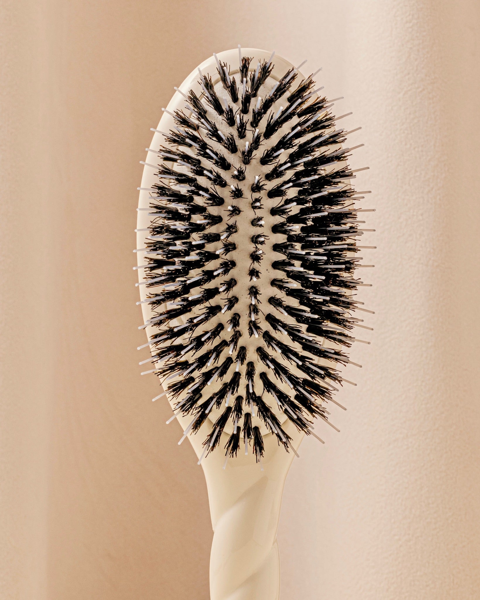 la-bonne-brosse-n-02-la-brosse-d-m-lante-soin-l-indispensable-blanc-cr-me-21-cm image 4
