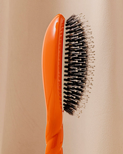 la-bonne-brosse-n-03-l-indispensable-douceur-brosse-cuir-chevelu-sensible-dition image 2
