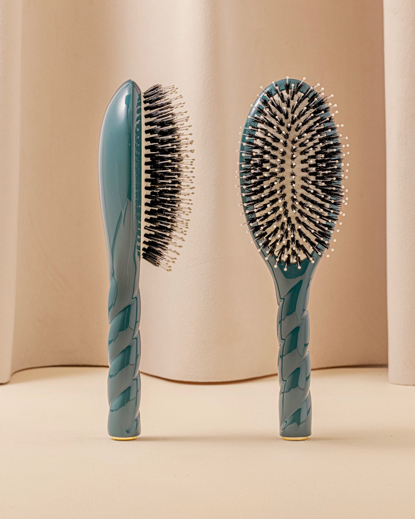 la-bonne-brosse-n-03-la-brosse-cuir-chevelu-sensible-l-indispensable-douceur-ble-2 image 1