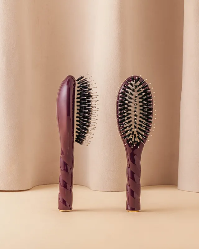 la-bonne-brosse-n-03-la-petite-brosse-cuir-chevelu-sensible-l-indispensable-douc image 1