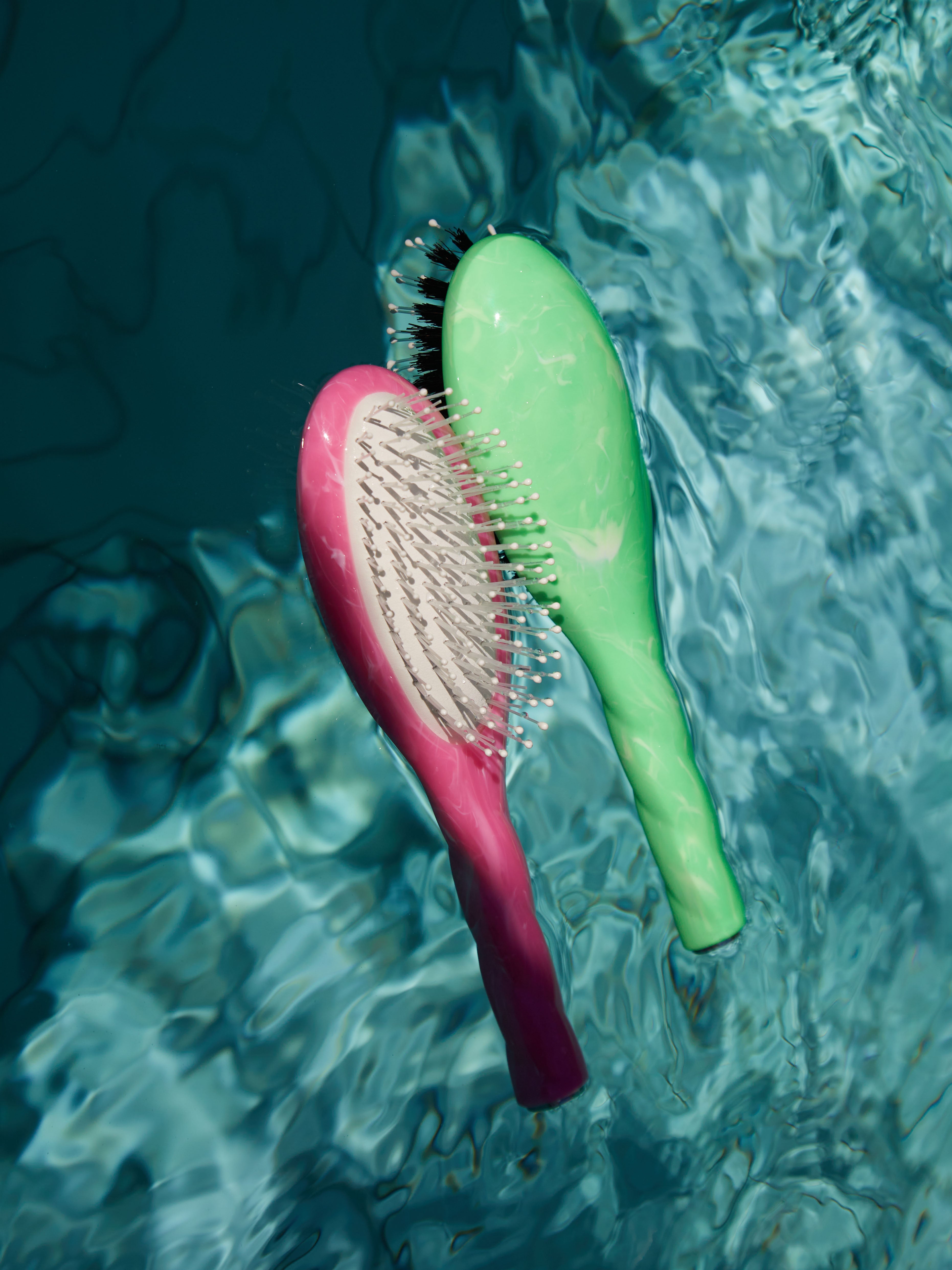 la-bonne-brosse-n-03-la-brosse-cuir-chevelu-sensible-l-indispensable-douceur-ros image 2
