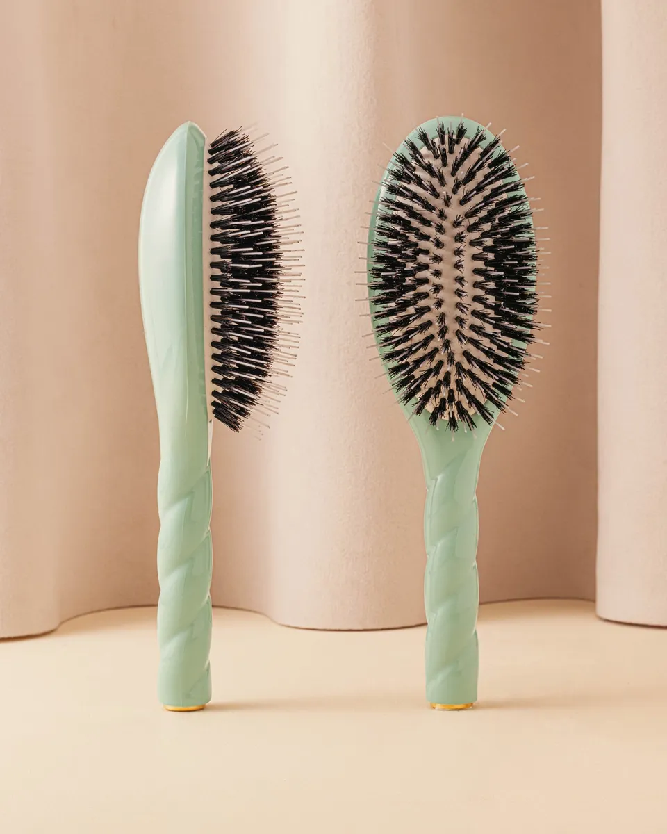 la-bonne-brosse-n-02-la-brosse-d-m-lante-soin-l-indispensable-grande-dition-limi image 1