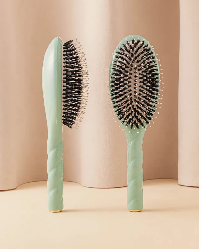 la-bonne-brosse-n-03-la-brosse-cuir-chevelu-sensible-l-indispensable-douceur-ble image 1