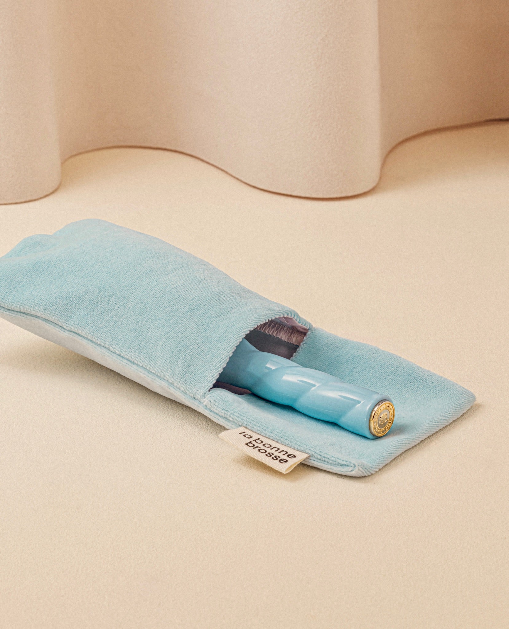 la-bonne-brosse-n-06-ma-premi-re-brosse-b-b-bleu-ciel-soies-de-sanglier image 6