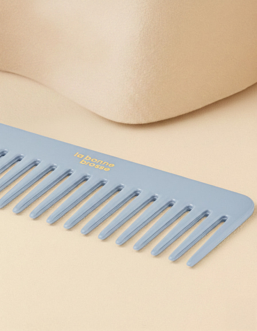 la-bonne-brosse-le-peigne-large-d-m-lant-en-ac-tate-bleu-ciel image 3