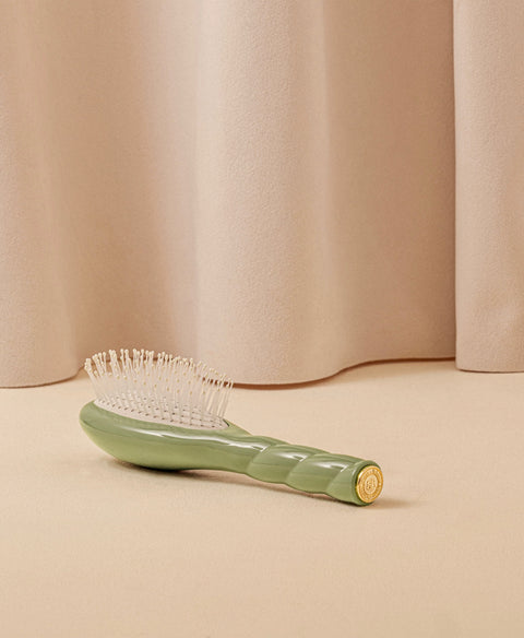 la-bonne-brosse-n-04-la-miracle-petite-brosse-d-m-lante-massante-vert-amande image 5