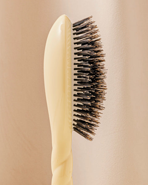 la-bonne-brosse-n-01-la-brosse-brillance-soin-l-universelle-ivoire-cair image 5