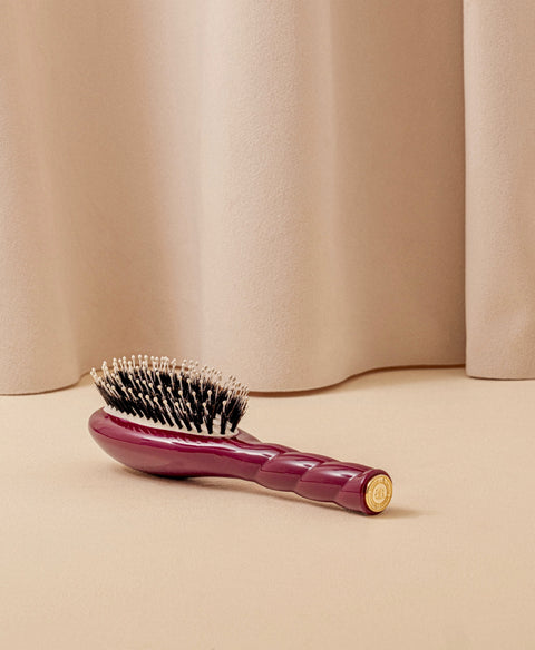 la-bonne-brosse-n-03-l-indispensable-douceur-petite-brosse-cuir-chevelu-sensible-7 image 5