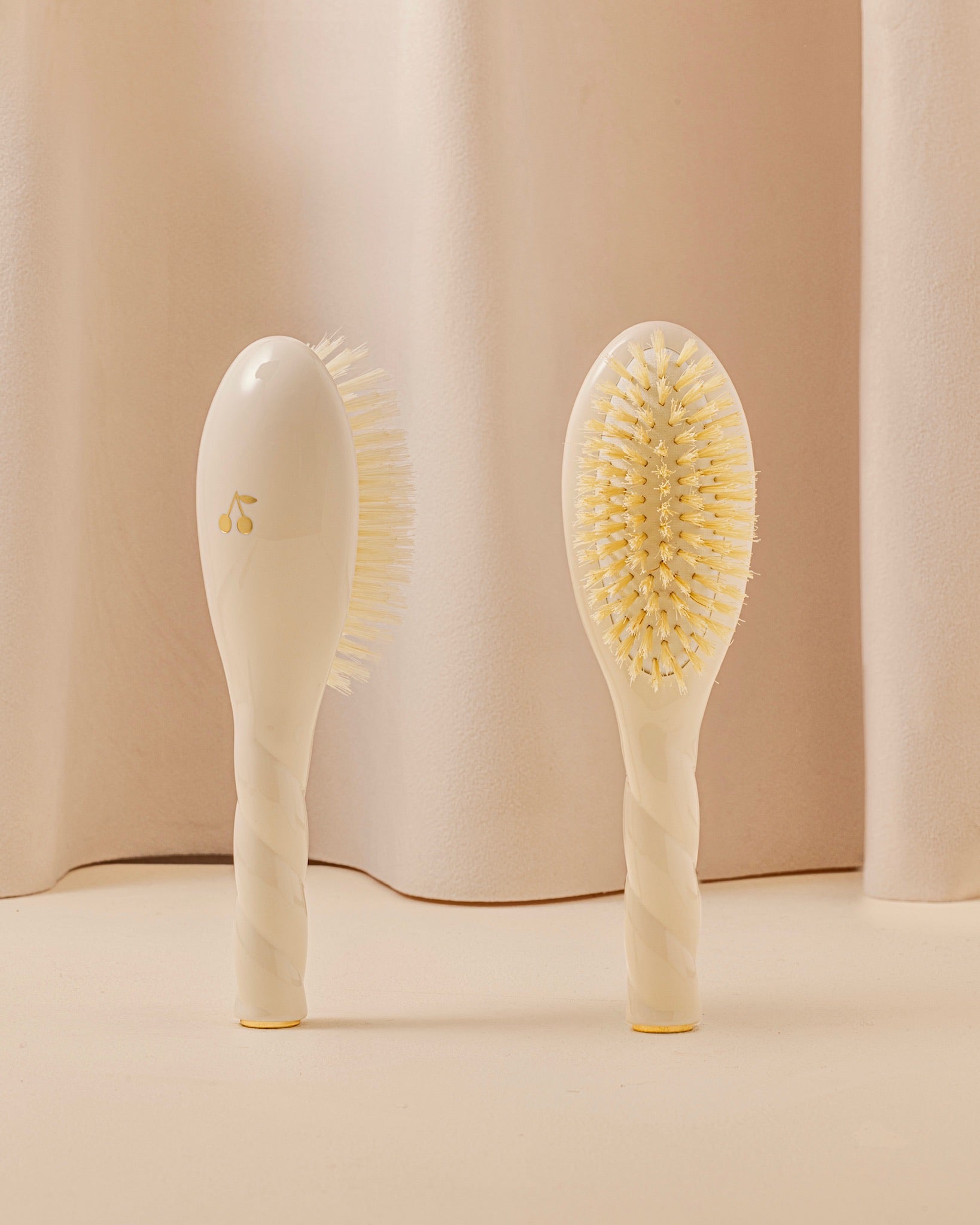 la-bonne-brosse-n-06-la-brosse-b-b-bonpoint-x-blanc-cr-me-pochon-offert image 1