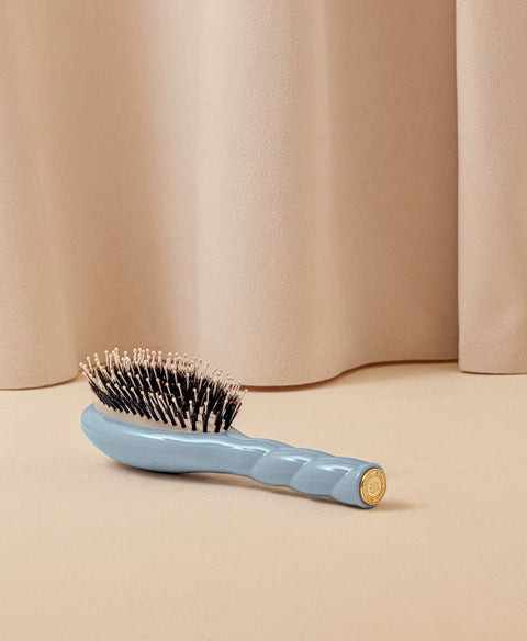 la-bonne-brosse-n-03-l-indispensable-douceur-petite-brosse-cuir-chevelu-sensible image 4
