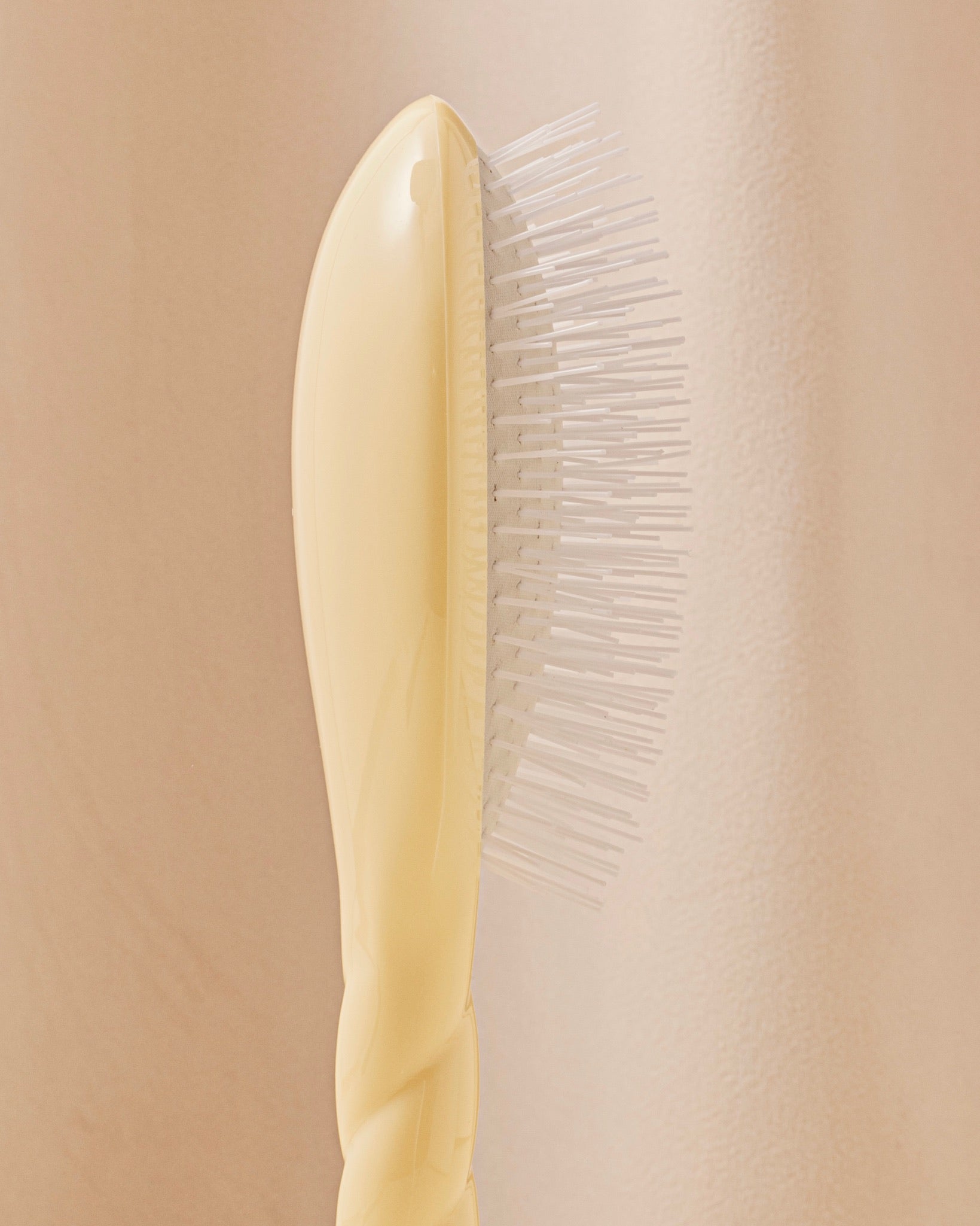 la-bonne-brosse-n-07-l-intense-brosse-d-m-lante-stimulante-ivoire-cair image 3