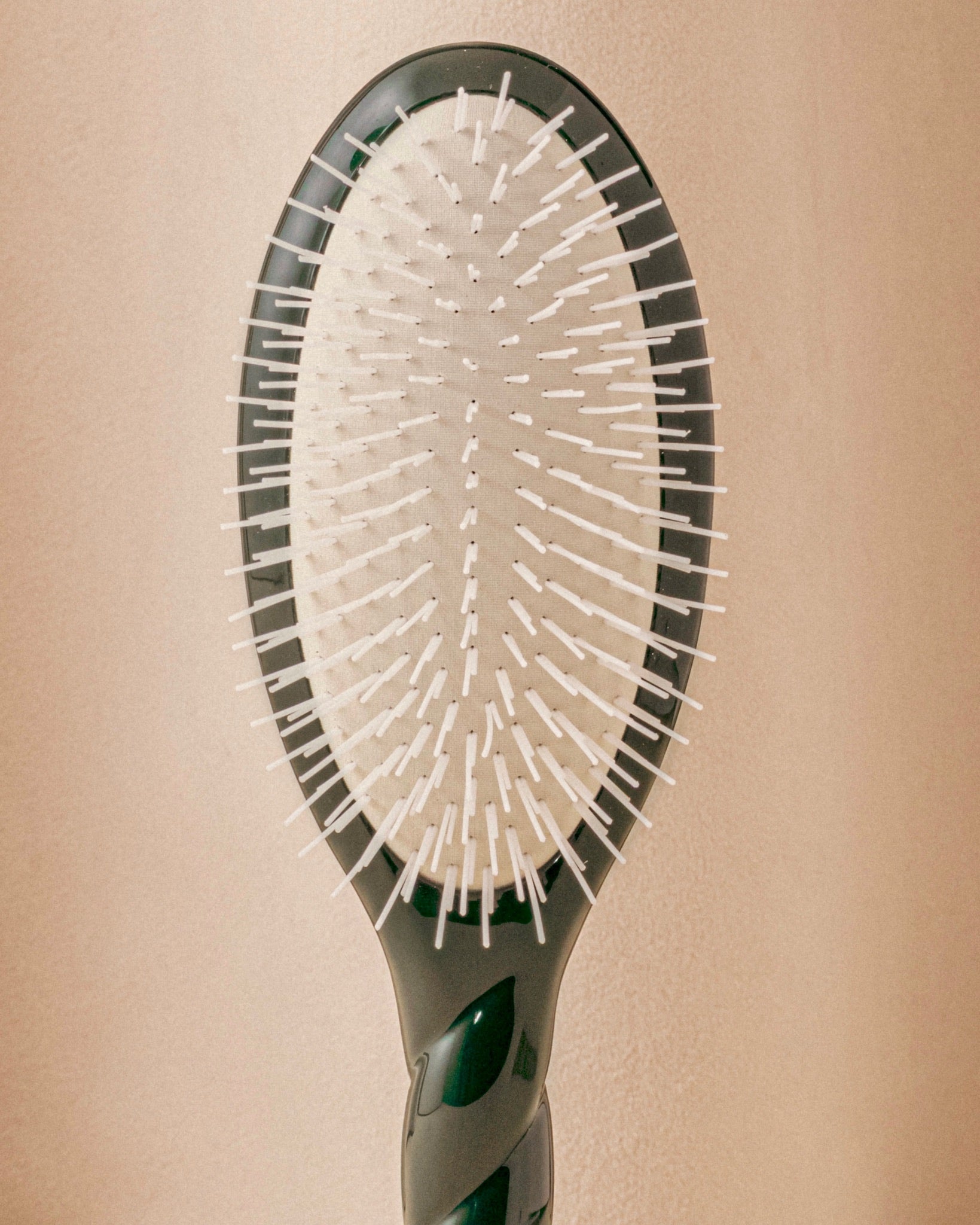 la-bonne-brosse-n-07-l-intense-brosse-d-m-lante-stimulante-grande-vert-emeraude image 4