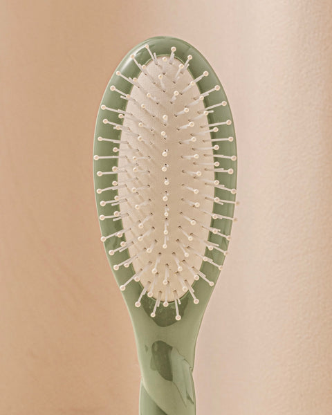 la-bonne-brosse-n-04-la-miracle-petite-brosse-d-m-lante-massante-vert-amande image 4