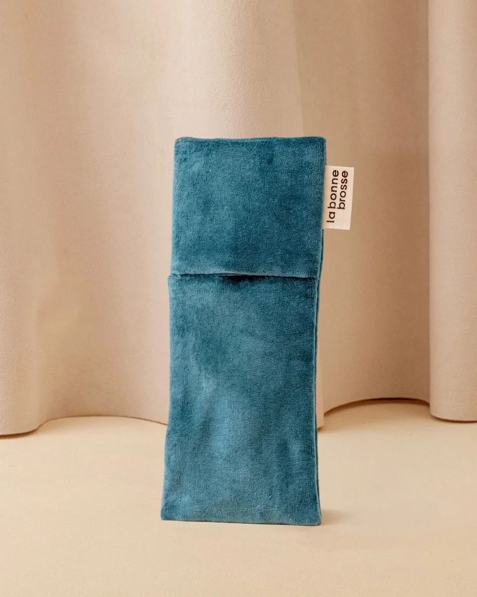 la-bonne-brosse-pochette-petite-brosse-bleu-jean-satin image 1